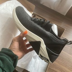 Sketchers ArchFit Women’s Sneakers